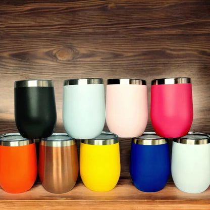 Copo térmico Aledoria Cuia de 350 ml em aço inoxidável com tampa de acrílico fosco.